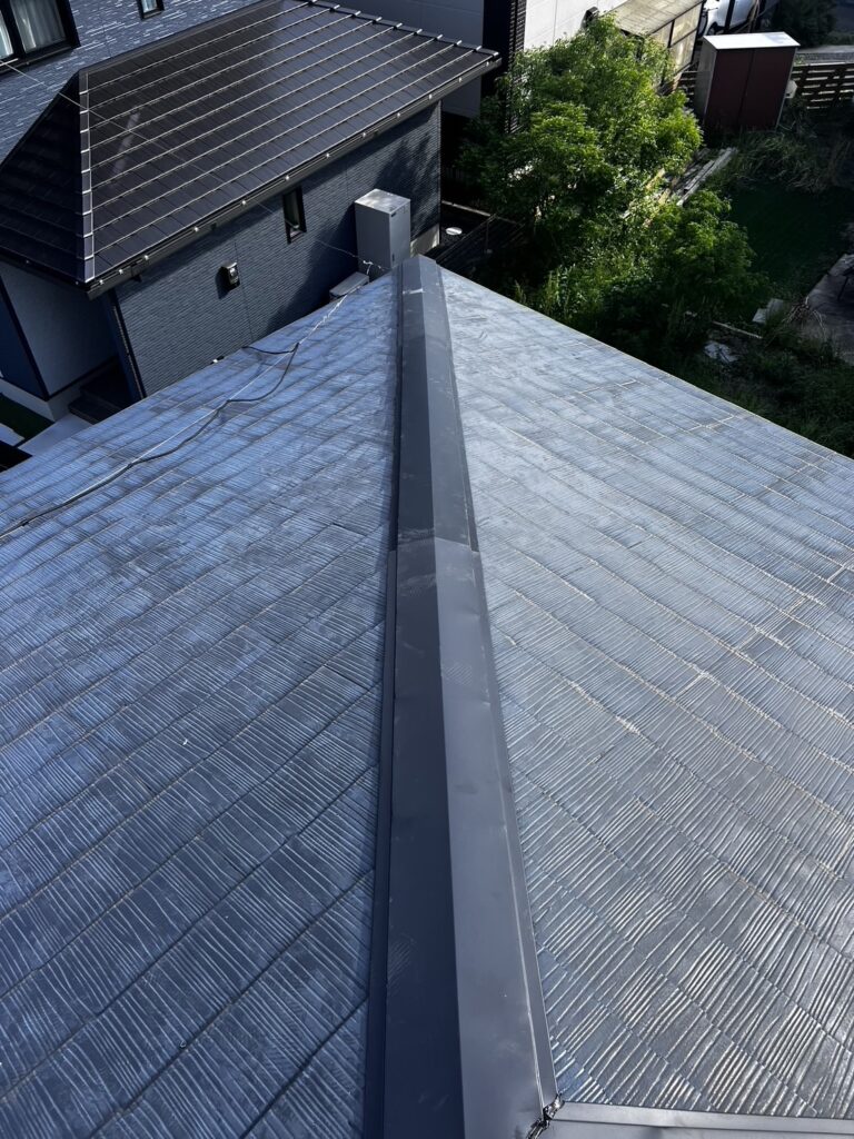 コロニアル屋根の板金棟取り直し