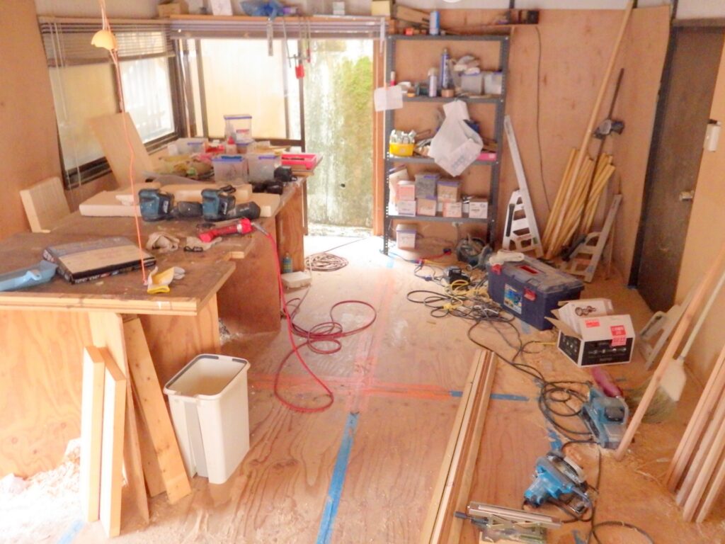 物置屋根はDIYで修理できる?