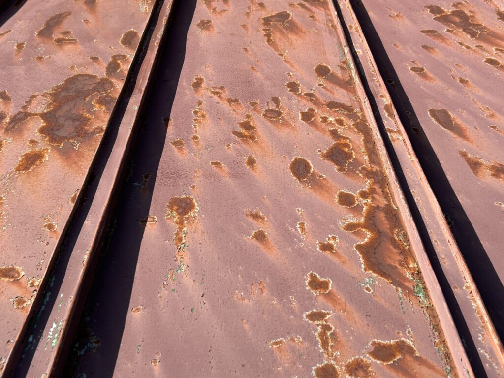 物置屋根の修理方法【金属屋根】