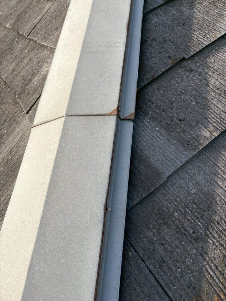 屋根点検エピソード① 棟板金不具合１